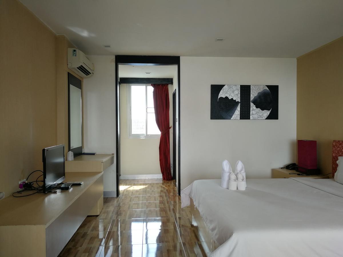 Panatara Hotel Chumphon Buitenkant foto